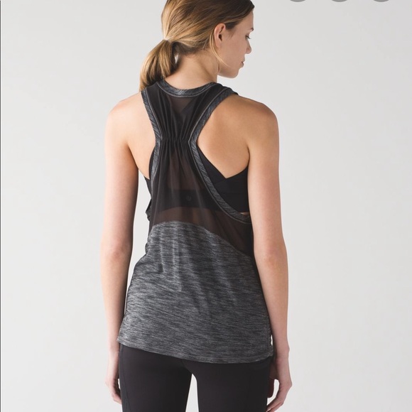 lululemon athletica Tops - Lululemon Circuit built in bra gray tank- size s/6